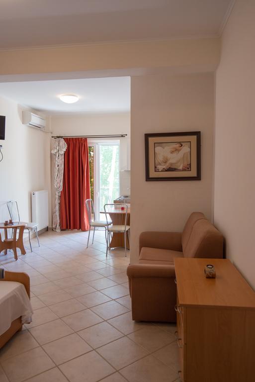 Rooms Nancy Agios Andreas  객실 사진